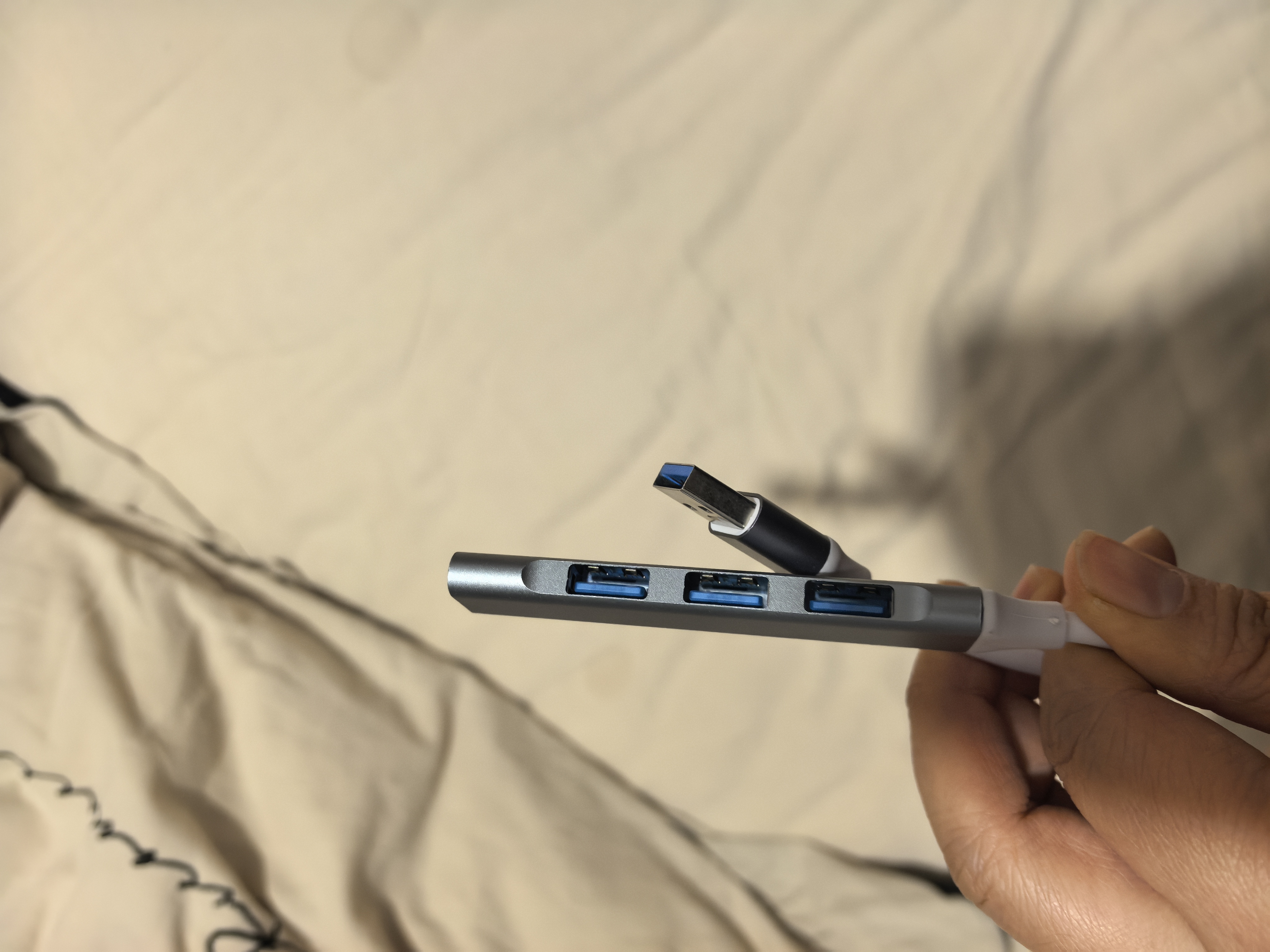 较洋适用于笔记本电脑USB3.0扩展器type-c拓展坞matebook14/se版/13s转换 灰色USB接口【鼠标键盘/移动硬盘/U盘等 实拍图