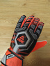 匹克守门员手套带护指天然乳胶防滑耐磨减缓冲击成人儿童专业训练门将手套足球手套守门员装备橙色9号 实拍图