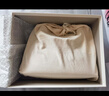 Songmont山下有松循迹系列hobo包植鞣牛皮通勤松弛感单肩斜挎软包 余墨白 中号 预售30天 实拍图