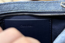 Calvin Klein女包25时尚小众休闲优雅通勤风ck金属字母牛仔单肩包腋下包礼物 实拍图