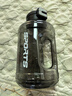 京东京造吨桶 运动水杯Tritan超大容量水壶健身吸管大肚杯1600mL黑 实拍图