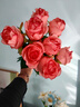 京东鲜花高档玫瑰花8支逼真仿真花假花摆设客厅餐桌装饰摆件拍照摄影道具 实拍图