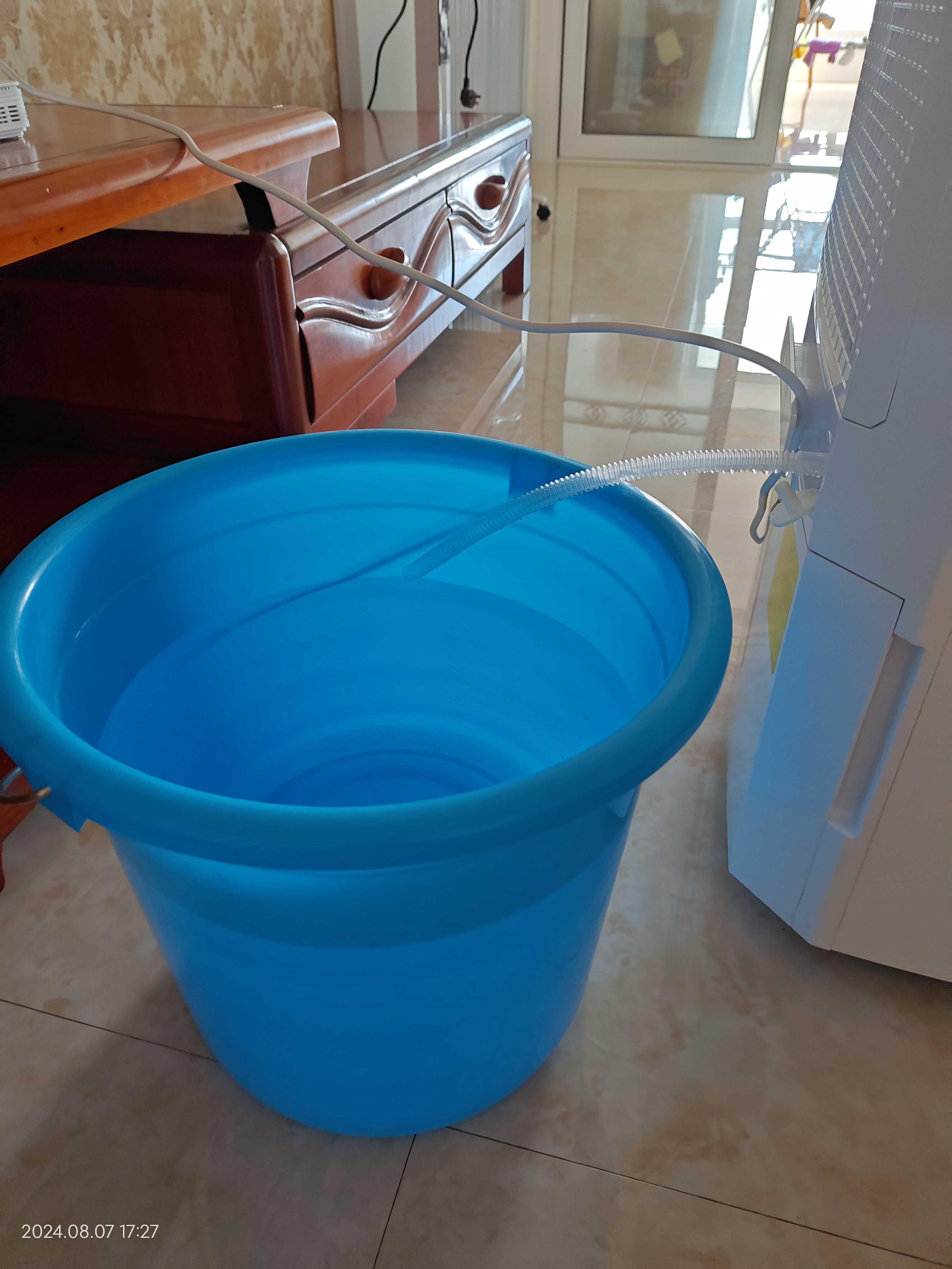 欧井（Eurgeen）除湿机/抽湿机器 除湿量50升/天 家用别墅客厅地下室吸湿小型工业干燥机 OJ-501E 50L/天 美芝压缩机涂鸦智联APP款 实拍图