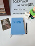 慢作 2026年日程本笔记本本子工作管理效率手册纪事本商务日记本365天日历本记录本办公用品可定制 【竖纹】清新蓝/408页 A5 实拍图