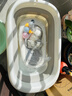 iuu婴儿洗澡盆 可折叠宝宝浴盆大号 洗澡神器躺托浴架新生儿童用品 【北欧灰】+可调节感温浴架 材质：FAD食品级材质检测认证 实拍图