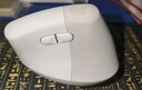 罗技（Logitech）Lift人体工学鼠标 垂直鼠标 小手鼠标 无线蓝牙鼠标 3台设备秒切换 带Logi Bolt接收器 白色 实拍图