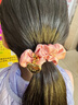 She's茜子发饰心形发圈大肠圈头花头绳马尾皮筋绑头发绳头饰生日礼物女 糖霜粉A1（配件升级款） 实拍图