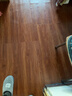 欧唛 木纹地板贴自粘加厚防水耐磨水泥地塑胶免胶PVC地板贴纸卧室 M9123红檀木7片装(约1平米) 实拍图