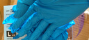 英科医疗（INTCO）一次性手套丁腈手套100只大码家务清洁劳保洗碗厨房橡胶丁晴手套 实拍图