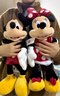 迪士尼（Disney）经典米奇米妮毛绒玩偶玩具大号公仔抱枕儿童生日送女生情侣礼物 米奇红色中号+米妮红色中号 实拍图