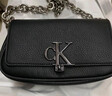 Calvin Klein时尚单肩包礼物链条包包金属字母旋扣翻盖CK女包斜挎马鞍包DH3240 实拍图