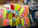 得力（deli）100张5色荧光膜指示标签贴  43*12mm箭头款分类索引便利贴记事贴9064 实拍图