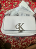 Calvin Klein时尚单肩包礼物链条包包金属字母旋扣翻盖CK女包斜挎马鞍包DH3240 实拍图