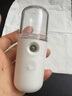 便携充电式纳米喷雾补水仪便携脸部保湿小型加湿器蒸脸器冷喷手持加湿美容 白色公仔款【公仔形象随机不支持指定】 实拍图