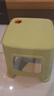 网红塑料凳子30.5cm客厅防滑凳餐桌凳简约可摞叠便携凳浴室凳 卡其色【两种款式随机发】 （一个装） 实拍图