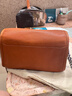 裘真信封包女链条斜挎单肩包休闲复古小包植鞣头层牛皮包包 焦糖色-小号 实拍图