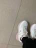 特步女子跑步鞋运动鞋冬季新款革面防泼水轻便减震休闲女跑鞋粉色 实拍图