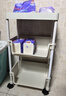 霓峰放书包的置物架小推车可移动书架带轮小书柜落地桌下书桌旁收纳架 3层白色【顶盖款】带滑轮+挂钩 实拍图