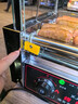 浙新金拓烤肠机商用小型摆摊烤香肠机台湾热狗机家用全自动控温【含七件大礼包】 7管丨双控温丨外拉门丨有置物架 实拍图