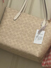 蔻驰（COACH）【品牌直供】女士大号大容量单肩手提托特包沙黄拼粉笔白色CBT20 实拍图