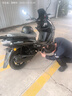 坤豪吉浪剑齿虎全新踏板摩托车150cc燃油车男女式代步车 磨砂黑无边箱（汉达机）+护杠 实拍图