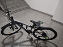 EG7山地自行车成人学生变速越野单车双减震赛车26寸青少年男女 辐条【加厚防滑轮-更安全】黑白 27.5寸21速【适合：175-190CM】 实拍图