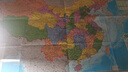 高清政区地图套装共2张 中国地图+世界地图（尺寸约1.1*0.8米 防水覆膜 学生地理学习 专用版）办公室、家庭、客厅挂图 大尺寸墙贴挂画墙面装饰画 美丽中国 多彩世界 实拍图