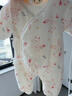 童泰新生婴儿衣服连体衣夹棉秋冬季0-6月初生宝宝纯棉加厚哈衣爬服 紫色花朵 59cm (建议1-3个月身高55-60cm) 实拍图