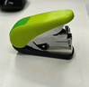 普乐士 PLUS迷你型轻松订书机办公学生用文具省力手握式订书器小号可装订32页ST-010VNH 绿色 实拍图