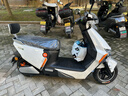 绿源（Luyuan）2025新款电动摩托车S70 成人高速电动车72V26Ah石墨烯数字化电池 超长续航通勤代步外卖智能电摩 光纤白-全新升级 实拍图