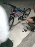 金武端自行车成人山地车公路赛车单车骑行变速超轻越野中学生初中青少年 旗舰版-辐条轮-炫彩蓝 26寸24速 实拍图