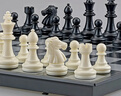 友邦（UB） 国际象棋黑白色磁性可折叠便携培训教学用棋 3810B-C(中号) 实拍图