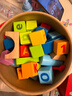 Hape(德国)儿童积木玩具桶装80粒进口山毛榉数字字母生日礼物E8402 实拍图