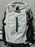 尤克达蒂（yookdd）户外轻便登山包男旅行徒步爬山装备背包女大容量旅游双肩包 登山包【浅灰色】 实拍图