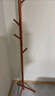 树浩实木衣帽架家用门口玄关挂衣架客厅衣服置物架加粗立式落地挂包杆 【特价松木款】胡桃色-8挂钩 实拍图