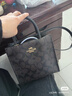 蔻驰（COACH）【品牌直供】女士CALLY小号单肩手提斜挎托特包深棕色/黑色5693 实拍图