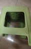 网红塑料凳子30.5cm客厅防滑凳餐桌凳简约可摞叠便携凳浴室凳 绿色【两种款式随机发】 （一个装） 实拍图