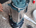 臣源潜水泵220V家用水井水抽水泵不锈钢农用小型污水泵灌溉浇菜高扬程 370W/1寸清水泵+10米线+10米水带 实拍图