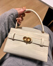 CHARLES&KEITH鳄鱼纹凯莉包手提斜挎婚包包女包生日礼物新年礼物CK2-50270880-1 Ivory象牙色 S 实拍图