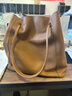 裘真新年礼物 008水桶包女斜挎通勤大容量真皮复古小众植鞣牛皮包包 大象灰-大号 实拍图