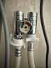 潜水艇（Submarine）一进二出三通角阀黄铜亮银双把双控单独出水压力显示自带止水装置 实拍图