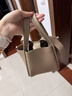Songmont中号菜篮子系列女设计师款头层牛皮大容量通勤手提包 奶杏色 帆布内胆 现货 实拍图