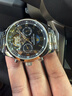 冠琴（GUANQIN）手表男机械表全自动镂空飞轮瑞士品质防水夜光皮带男士双日历手表 间金黑面 实拍图