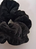 新款奶油泡芙大肠发圈女简约复古褶皱头花头绳丸子头皮筋气质发饰 黑色奶油褶皱发圈 实拍图