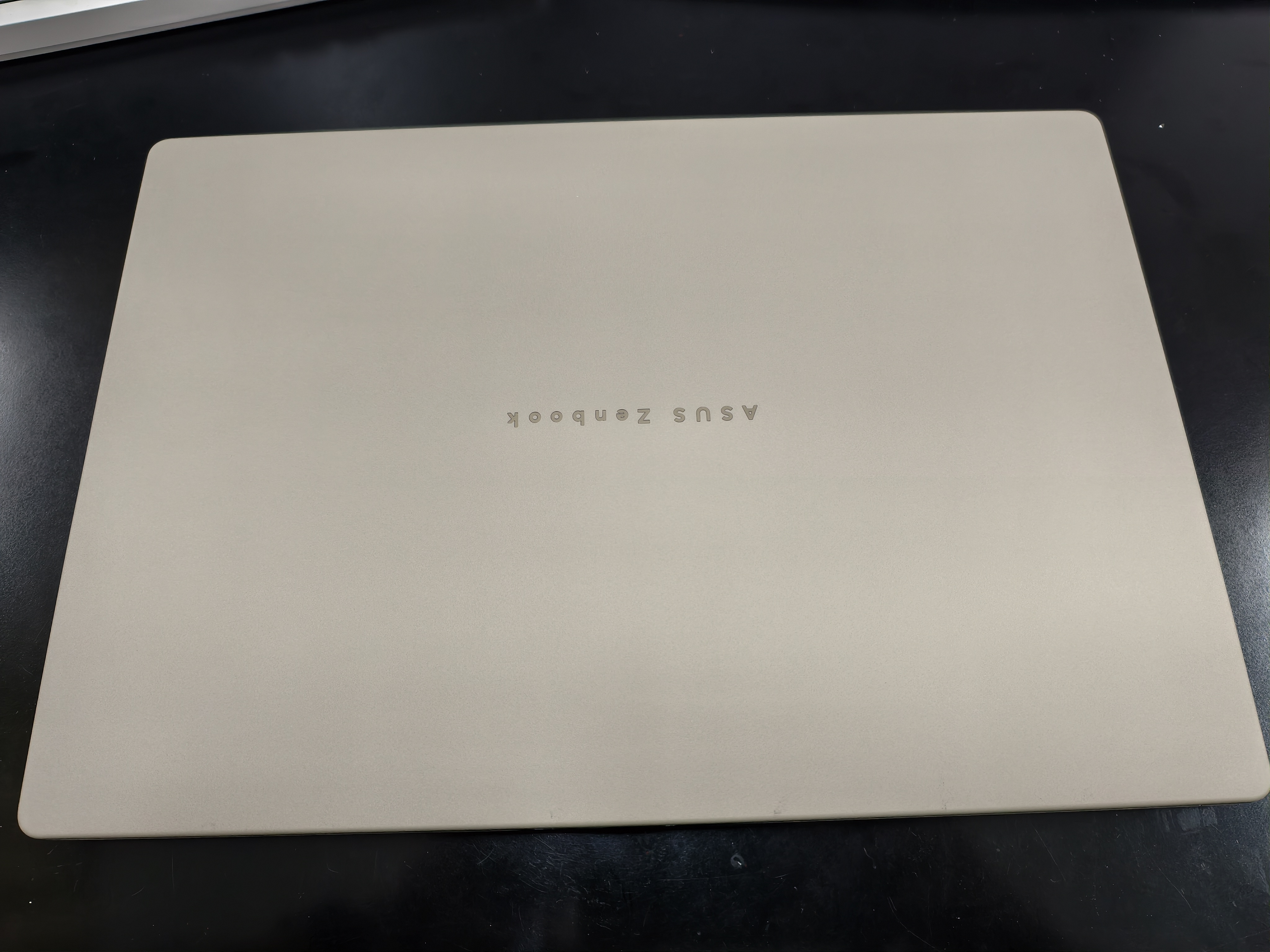 华硕灵耀14 Air 国家补贴 骁龙X 2.8K 120Hz OLED 960g 12.9mm 高颜值超轻薄AI笔记本电脑(32G 1T)棕 实拍图