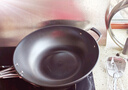 爱仕达（ASD）炒锅铸铁锅不锈无涂层旋风底炒菜锅32cm燃气电磁炉通用CF32Z1WG 实拍图
