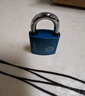 梅花（BLOSSOM）挂锁 铜芯铁锁 室内外大门锁 电力表箱锁BC2932蓝色32MM 实拍图