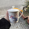 盛天下景德镇陶瓷茶杯带盖骨瓷杯青花水杯办公杯礼品杯会议杯子定制 红梅 500ML 实拍图