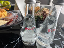 依云（evian）矿泉水 饮用水高端矿泉水330ml*20 玻璃瓶 2箱装 实拍图