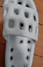 乐拖浴室速干凉拖鞋男夏镂空漏水厚底洗澡情侣居家拖鞋  浅灰42-43 实拍图